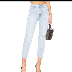 Levi’s mom jean in Donna Martin